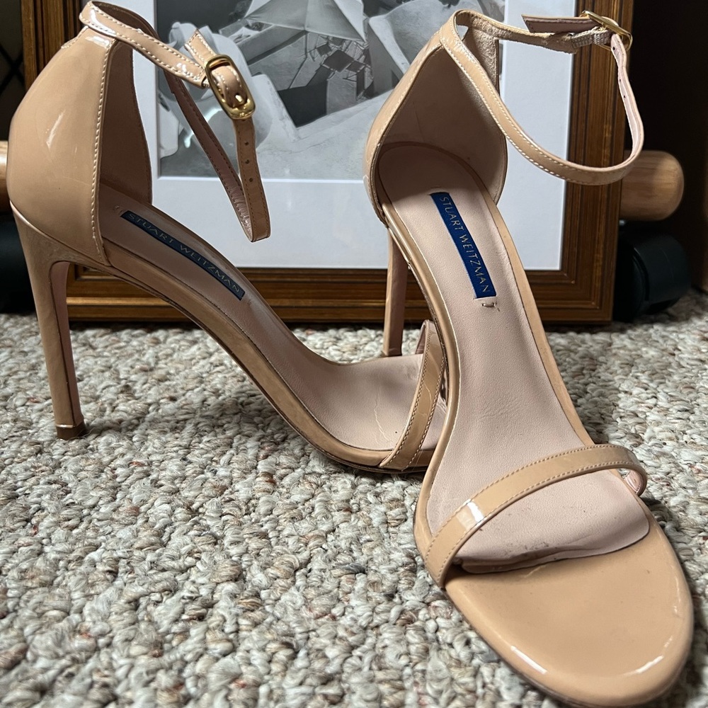 Size 7.5 nude Stuart weitzman heels